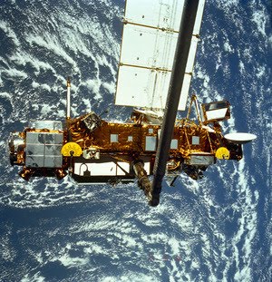 uars-satellite launched by shuttle